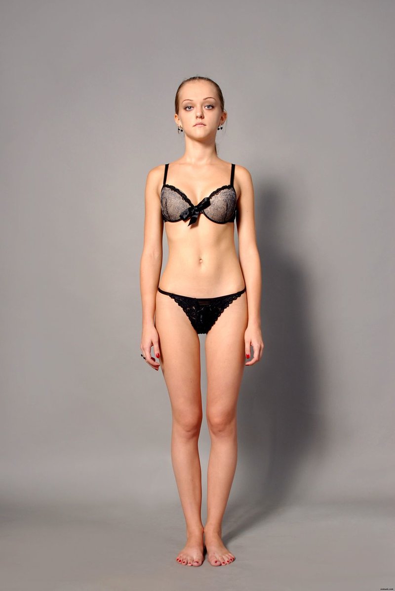 Александра, 22 года, 8 размер груди